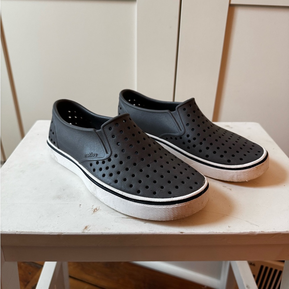 Native Miles slip on water shoes gray 2 EUC